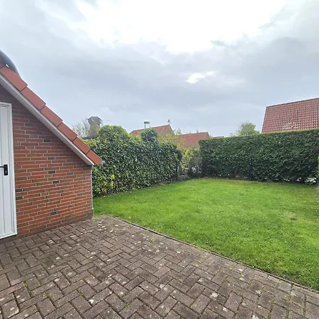 Heimathafen Zentral In Eingezaeunt, Hund Willkommen Nessmersiel